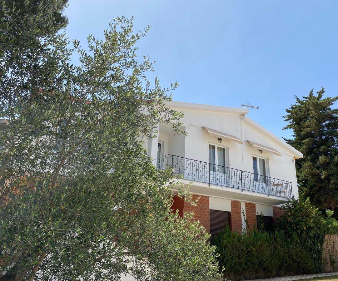 Sabrina Apartments Порто Пино Екстериор снимка